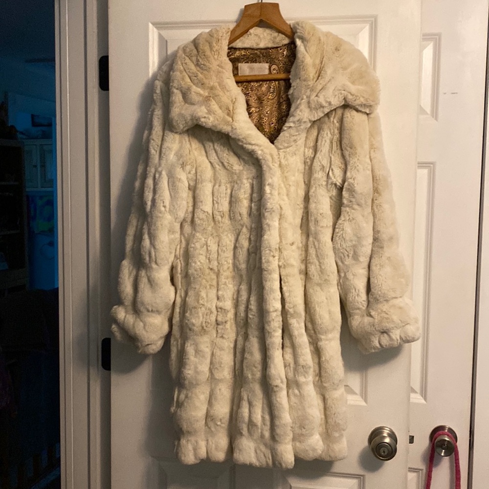 Donna Sayler’s Fabulous Furs faux fur jacket Large
